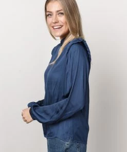Blouses Dante 6 AMARI DETAIL SHOULDER BLOUSE Digita Blue Blue -DORIS S Verkoopwinkel 0c4e4c13840229bd6529d1414ef419fd